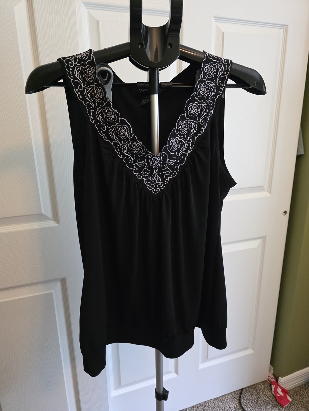 Style & Co. Black V-Neck Tank with White Floral Embroidery